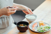 【画像】専門家「発達障害は『三角食べ』が出来ない」その理由がこちら…→