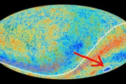 宇宙、18億光年のサイズの「穴」が存在していた