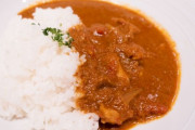 カレーに入れる肉は鶏肉が一番旨いと思うんやが
