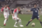 ◆Gif小ネタ◆軽く浮かせてDF二人の間を突破する中島翔哉ｗｗｗ