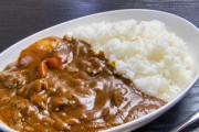女性「旦那がカレーにおかず求めてる。意味がわからんし面倒臭い」