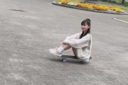 スケボー漕いでる井上瑠夏ちゃんかわいすぎ