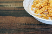 朝食にコーンフレークはダメ？医師が教える「老けない主食ランキング」意外な結果