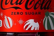 【朗報】日本コカ・コーラ社「価格を自由自在に変動出来る自販機の開発に成功した。来年から本格導入する」