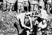 「南京大虐殺で日本軍によって生き埋めにされた中国人」の画像がXで紹介されてるけど本当かこれ？