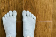 【悲報】女さん「今日お座敷なの？先に言ってよ！5本指靴下で来ちゃったじゃん！」←これｗｗｗｗｗｗ