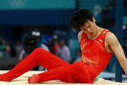 【悲報】中国体操選手「結果を受け入れられない。誰かがミスしなければ金メダルだったのに」