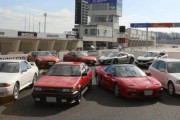 今の車はめちゃくちゃカッコいいのに80、90、2000年代の車ってダサすぎ
