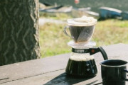 キャンプしてるやつってなんでコーヒー飲むの？　わざわざミルまで持ってくるやつ何なの？