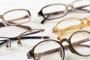 眼鏡市場「26,000円です」JINS「15,000円です」ワイ「…」