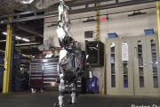 2足歩行ロボット「Atlas」が倒立前転や開脚ジャンプを披露…4足歩行の犬型ロボット「Spot」は販売開始！