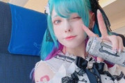 【画像】日本移住したロシアの初音ミクレイヤー、日本人相手に顔面無双中