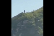 【動画】ブラジルの山頂に立つ身長3mの「エイリアン」が撮影される