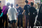 【悲報】大人気5人組YouTuber、ヒカキン贈呈の『1000万円のベンツ』でコンビニ騒音騒動！警察も出動する事態へ
