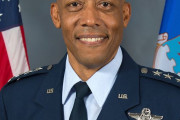 米軍に黒人初の参謀総長、上院が承認…チャールズ・ブラウン太平洋空軍司令官(大将)！