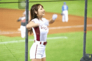 【gif】ノーブラで踊るチアさん、揺れまくってしまうwowowowowowowow