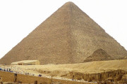 ピラミッド建設に新説、「水圧エレベーター」で巨石を運び上げていた！