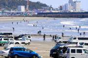 【新型コロナ】注意しても「今日だけ」…海にレジャー客続々、住民困惑