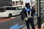 なんで警察って一時停止の取り締まりの時に隠れてるの？？？？？