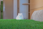 猫草のカーペットが目の前に現れたら猫はどんな反応をする？　海外の反応
