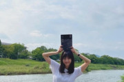 佐々木希がスタイル良すぎ「白Tシャツ」姿を披露でファン大興奮