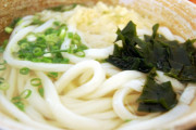蕎麦1000円←客くる　ラーメン1000円←客くる　うどん1000円←だれもこない