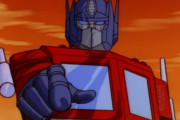 初代トランスフォーマーと２０１０は何回見ても面白いと思う