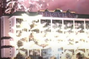 かつてラスベガスで最も派手な「ビル解体」が行われた…ラスベガスらしいド派手な演出