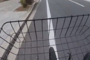 【動画】ルールを守って車道走行していた自転車さん、無慈悲にもクラクションを鳴らされる