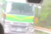【動画】 トラックに煽られまくった！と動画で晒したお母さん、X民に「お前が煽られ運転だろ！」とボコボコ叩かれる・・ ← これどうなの？