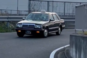 【動画】伊保タクシー、お客さんを乗せたままPAの入口を逆走か…