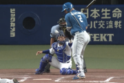 【速報】日ハムマルティネス、中日勝野からデッドボール受ける