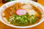 【画像あり】外人さん「日本のラーメンに入ってるこれ不味いからイリマセン～」ﾁｬｰﾊﾝｵｲｼｰ → ご覧くださいｗｗｗｗｗｗｗ