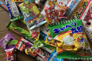 駄菓子買ってきたぞwwwwwwwwwww