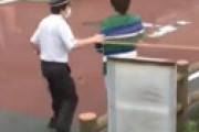 【動画】 京王線・南平〜平山城址公園駅間で人身事故　踏切から逃走した男を駅員が確保　事件か 「一生モノのトラウマ・・」