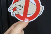 【9cm】『男嫌禁止ステッカー』販売で韓国ネチズンが激しい論争