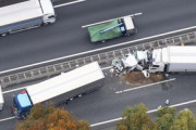 【画像】圏央道の事故、ヤバい💥🚚ｗｗｗｗｗｗｗｗ