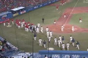 【動画】広島ベンチ「いったれもう一発 いったれいったれ」 マジでベンチから言っていた