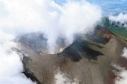 最盛期の夏山シーズン、衝撃走る…浅間山、噴火で入山規制