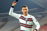 【ポルトガル代表】決勝弾幻判定で怒り露わのC・ロナウド、腕章投げ捨てを弁明
