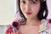 【乃木坂46】フラワーまみれの久保史緒里の“美肌”が眩しすぎる・・・