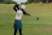 実はゴルフのコソ練をしていた青海ひな乃、コースデビュー⛳️! スイングが本格的💚