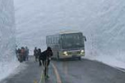 海外「これを見て楽しめるのは日本だけだろ・・・」世界的に有名な雪の壁『立山・雪の大谷ウォーク』に外国人が興味津々！