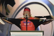 日本でも活躍したプロレスラーのハルク・ホーガンが米共和党大会で登壇　着ていたTシャツを引き裂きながらトランプ氏支持を表明　[7/21]