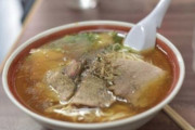 【悲報】来店して10分後「食べるの遅すぎて迷惑だから出てってくれ」ラーメン屋の店主に言われてしまう