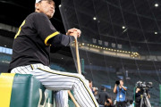 阪神・岡田監督　新井監督の“先制口撃”に「俺は受けるよ」　“高校野球のように”発言も「金属バットはあかんで」