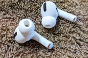 AirPods「耳からうどん生えます　音質ゴミです　高いです」←これ買うやつやばすぎだろ