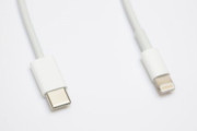 EU、スマホの充電端子を「USB Type-C」規格統一へ