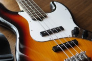 ベース弾くやつってなんでギターにしなかったの？