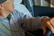 高齢者の「免許返納」はじつは年々減っていた！ 深刻化する高齢ドライバー問題の「シビアな現実」